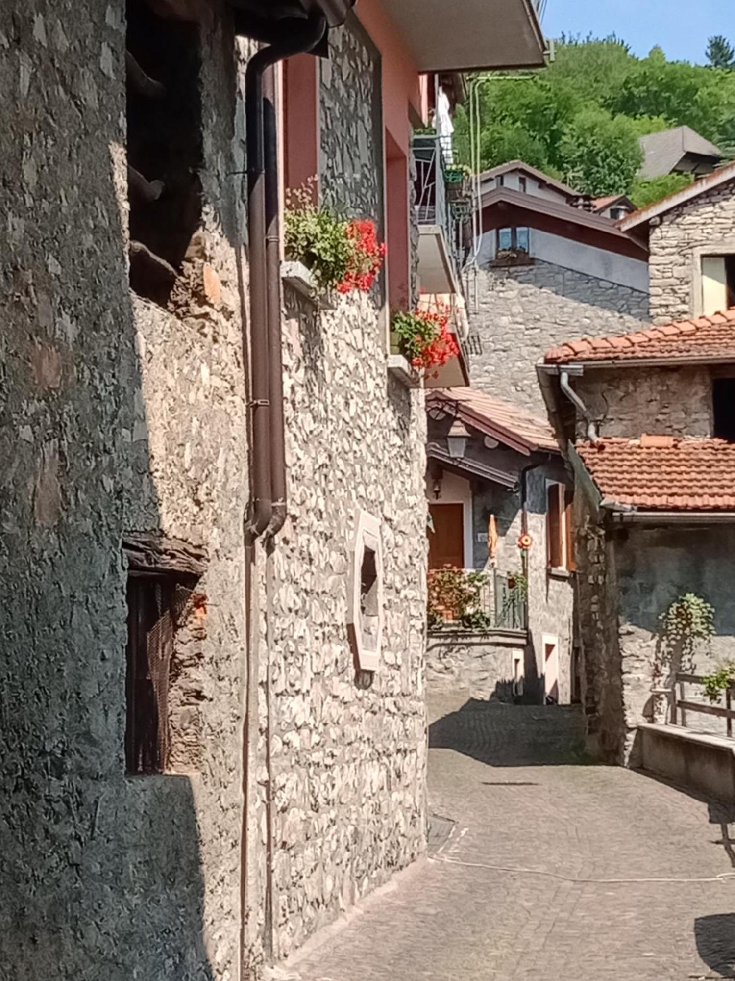 Il Giardino Di Cres Bed & Breakfast Esino Lario Bagian luar foto